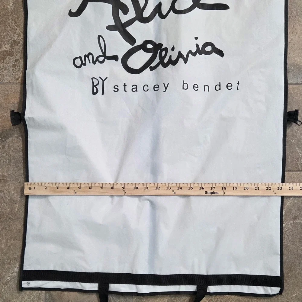 Alice + Olivia Stacey Bendet Garment Bag White Black Travel Suit Cover‎ Foldable